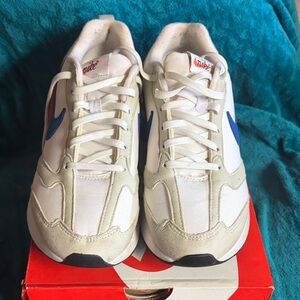 Nike White, Blue and Red Men's Casual Runner Sneakers
